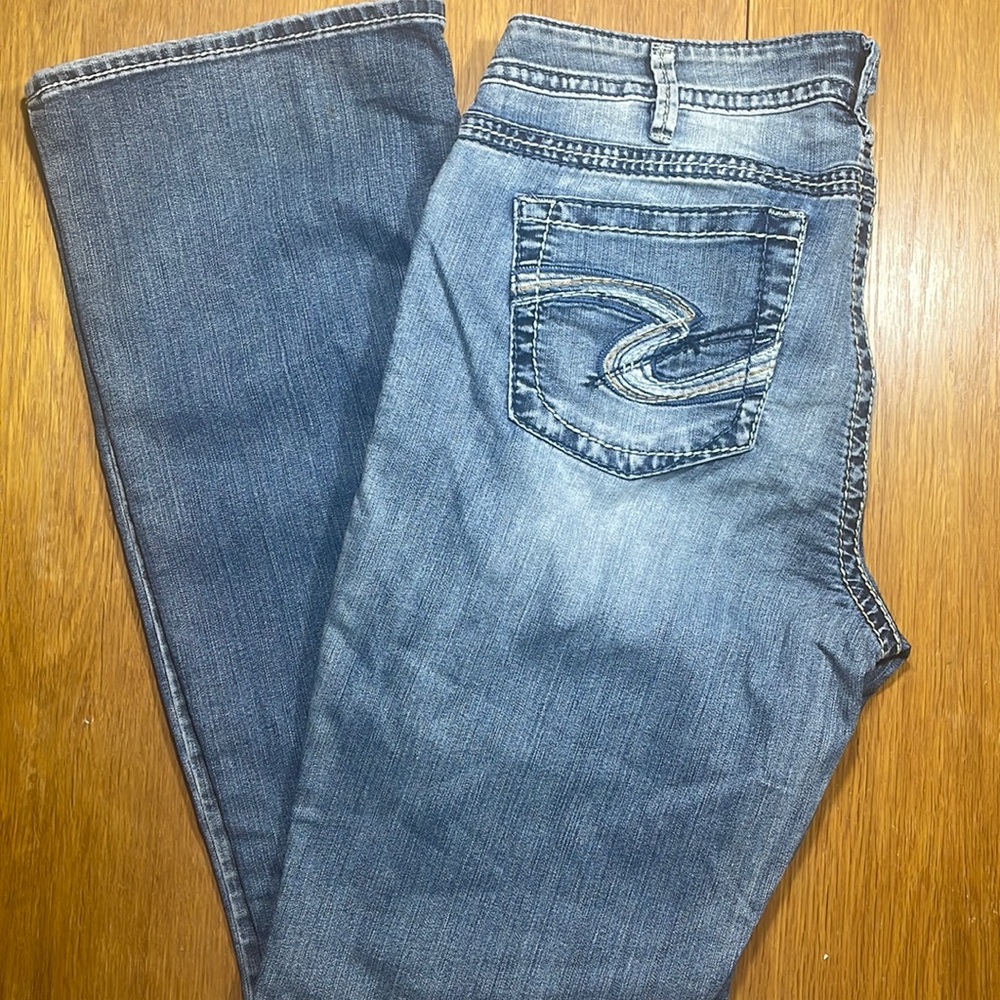 Silver Tuesday size 14 x 33 jeans.